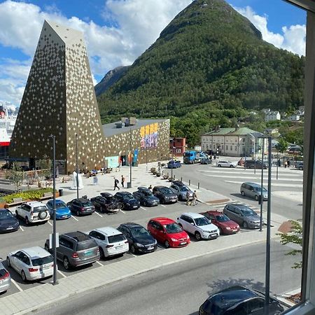 Andalsnes Sentrum Apartment No1 Экстерьер фото