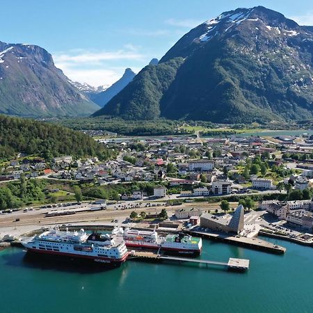 Andalsnes Sentrum Apartment No1 Экстерьер фото