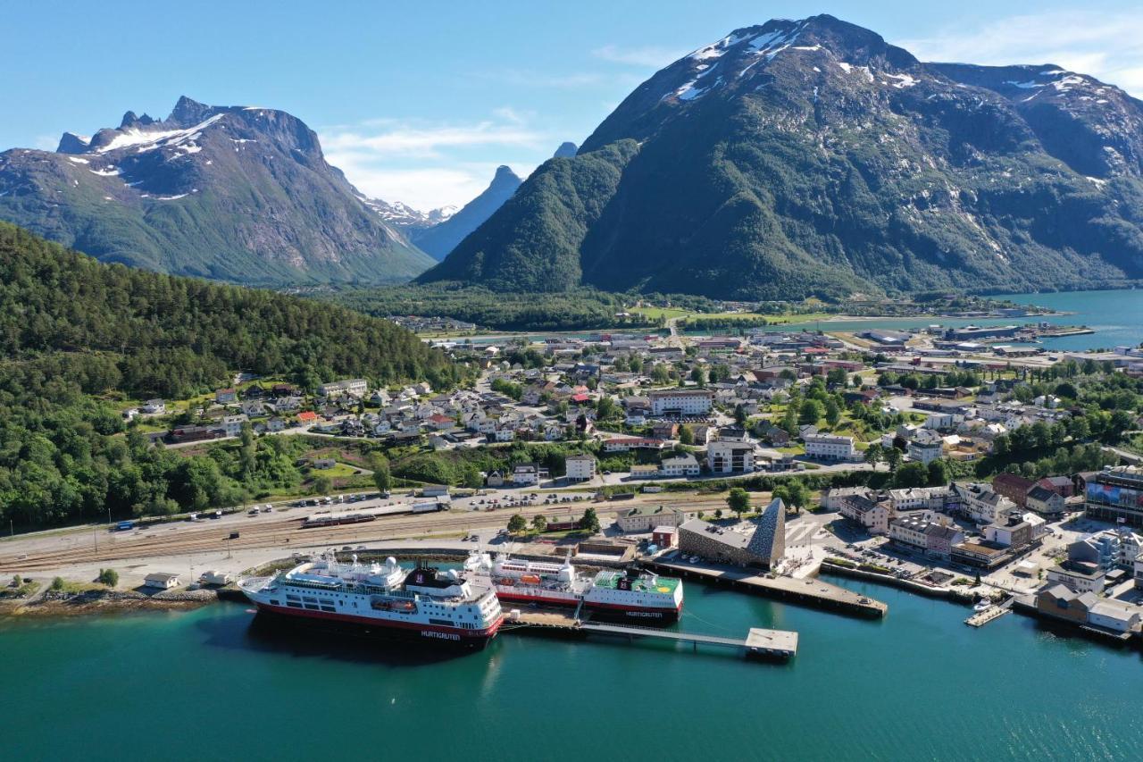 Andalsnes Sentrum Apartment No1 Экстерьер фото